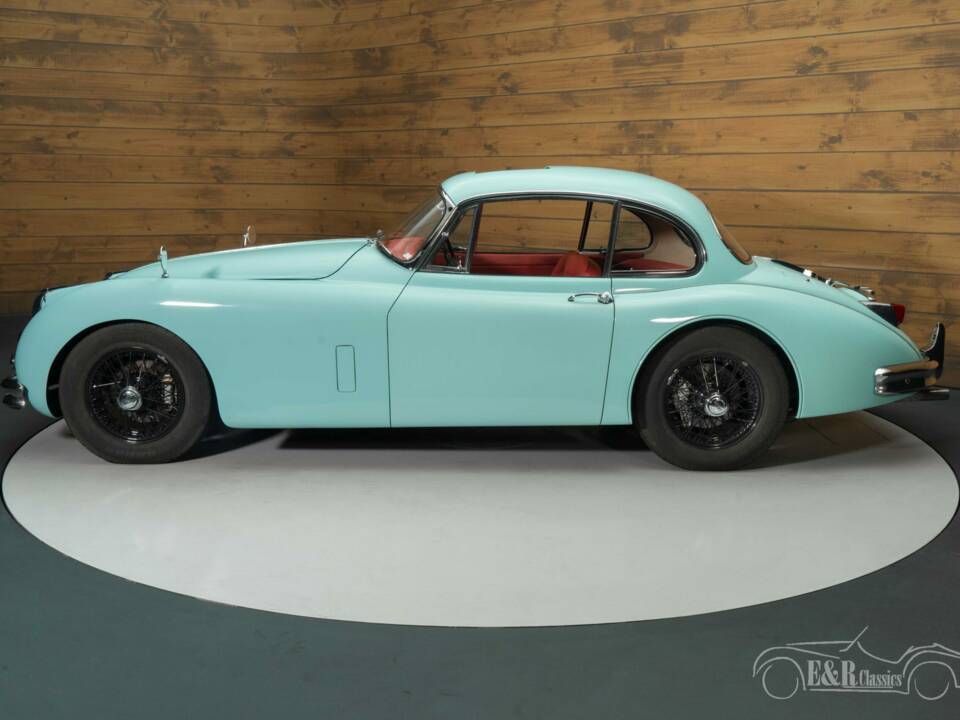 Image 2/5 of Jaguar XK 150 FHC (1958)