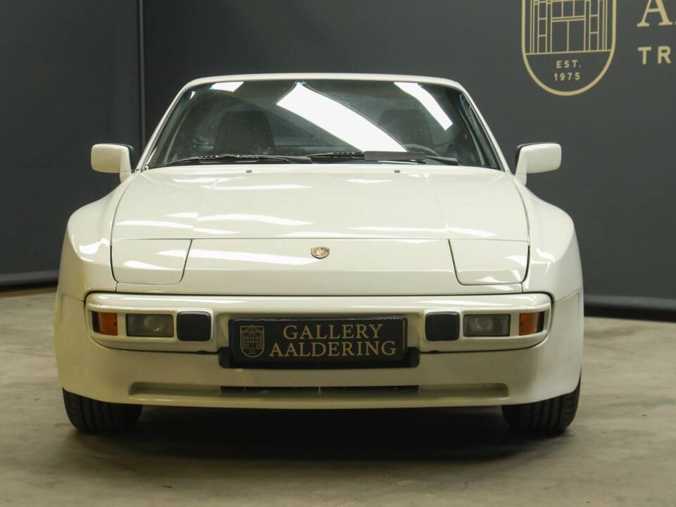 Obraz 15/50 pojazdu Porsche 944 (1986)