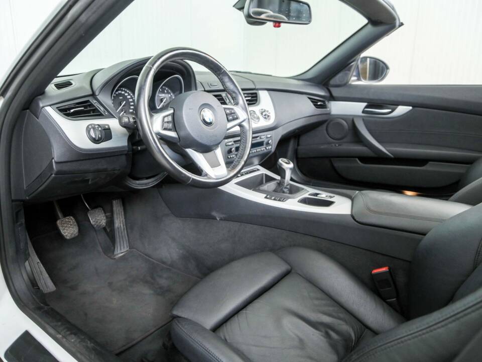 Image 33/50 of BMW Z4 sDrive23i (2010)