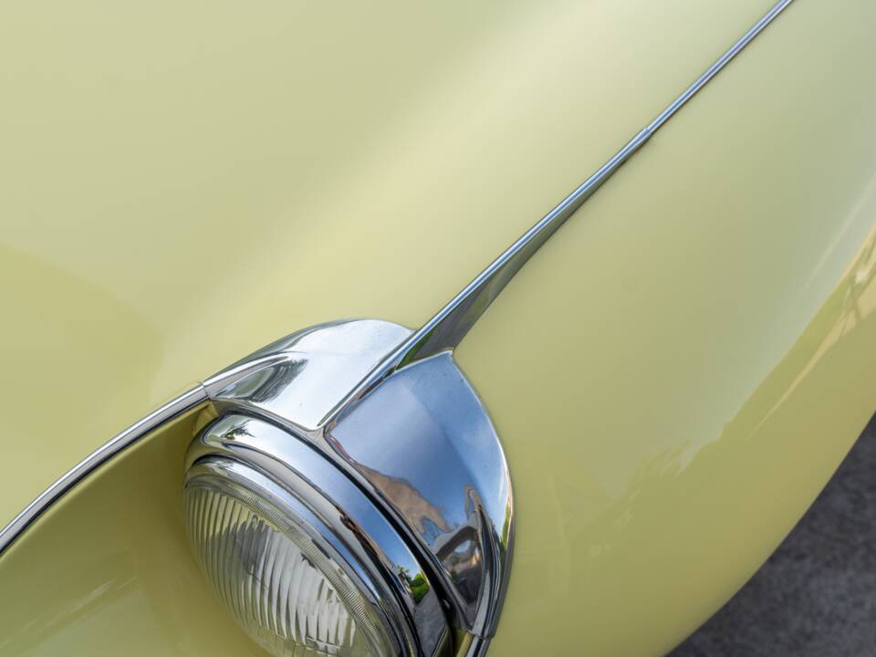 Image 56/78 de Jaguar E-Type (1969)