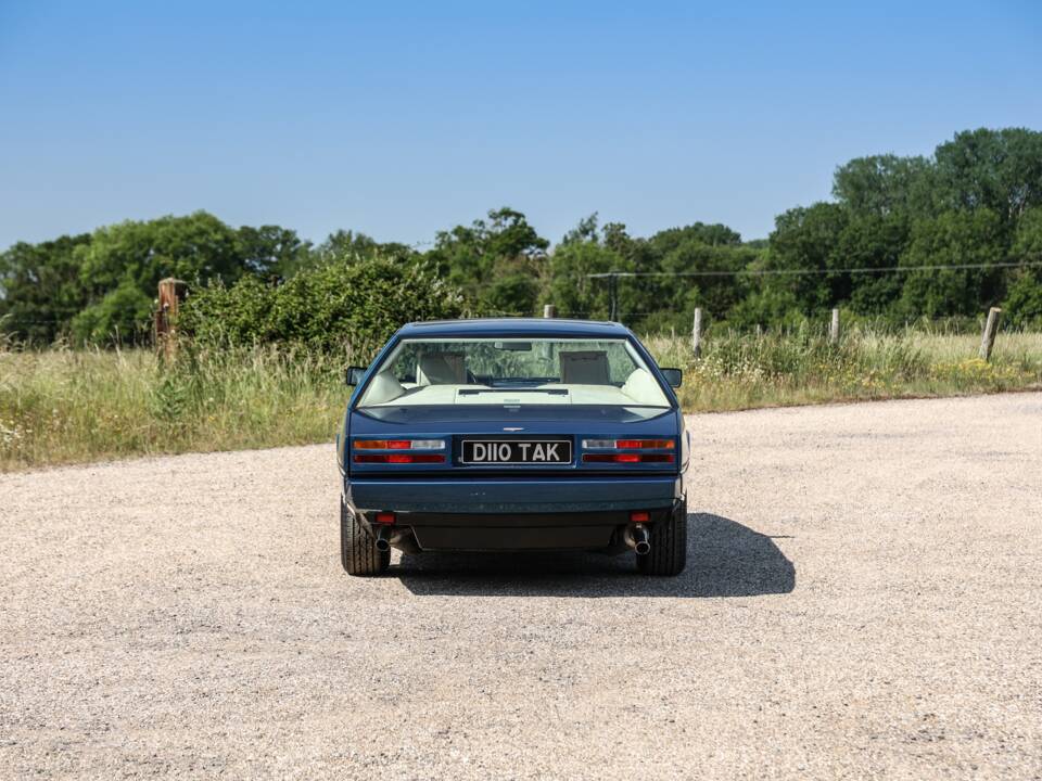 Immagine 7/28 di Aston Martin Lagonda (1987)