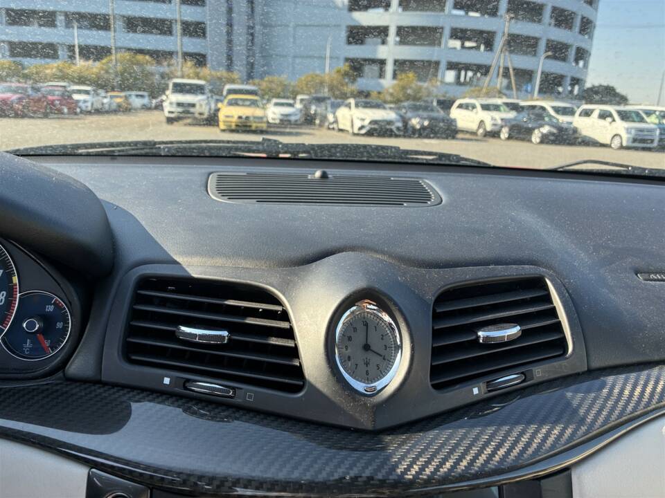 Image 27/54 of Maserati GranCabrio Sport (2015)