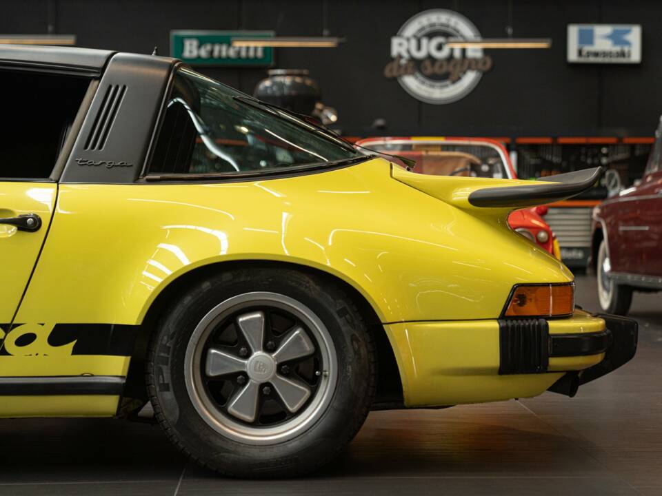 Image 16/47 of Porsche 911 Carrera 2.7 (1975)
