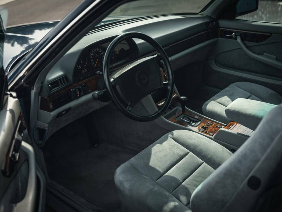 Bild 3/15 von Mercedes-Benz 560 SEC (1990)