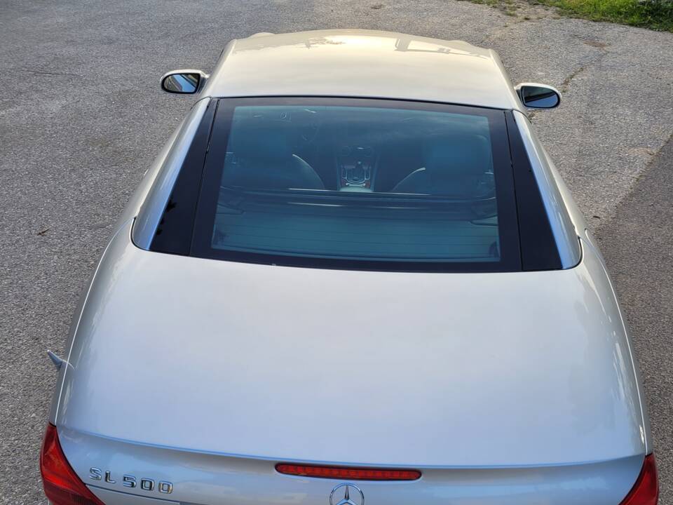 Bild 21/97 von Mercedes-Benz SL 500 (2004)
