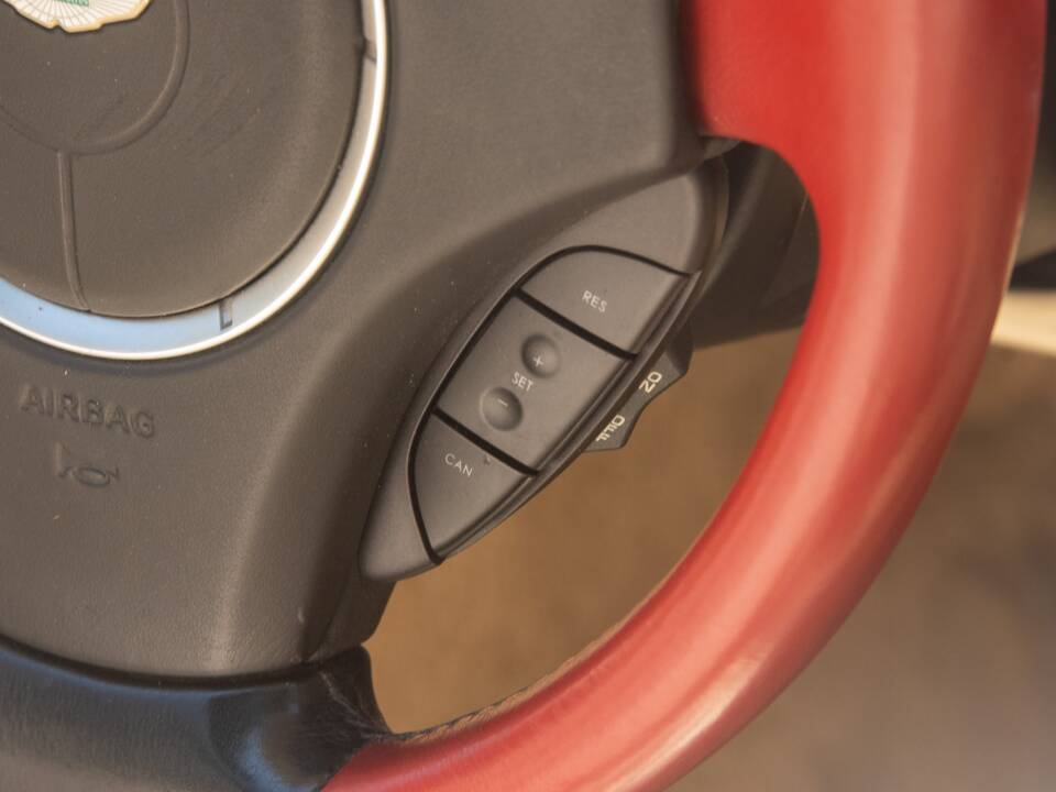 Image 44/50 of Aston Martin DB 9 Volante (2006)