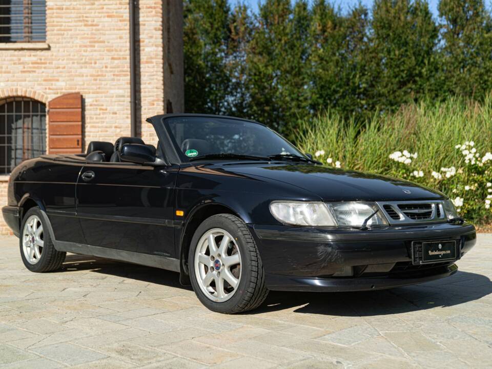 Bild 2/50 von Saab 900 2.0i (1997)