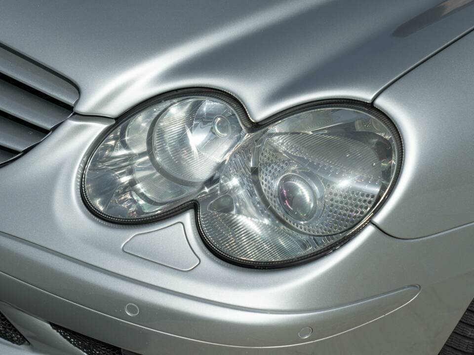 Image 16/50 of Mercedes-Benz SL 55 AMG (2002)