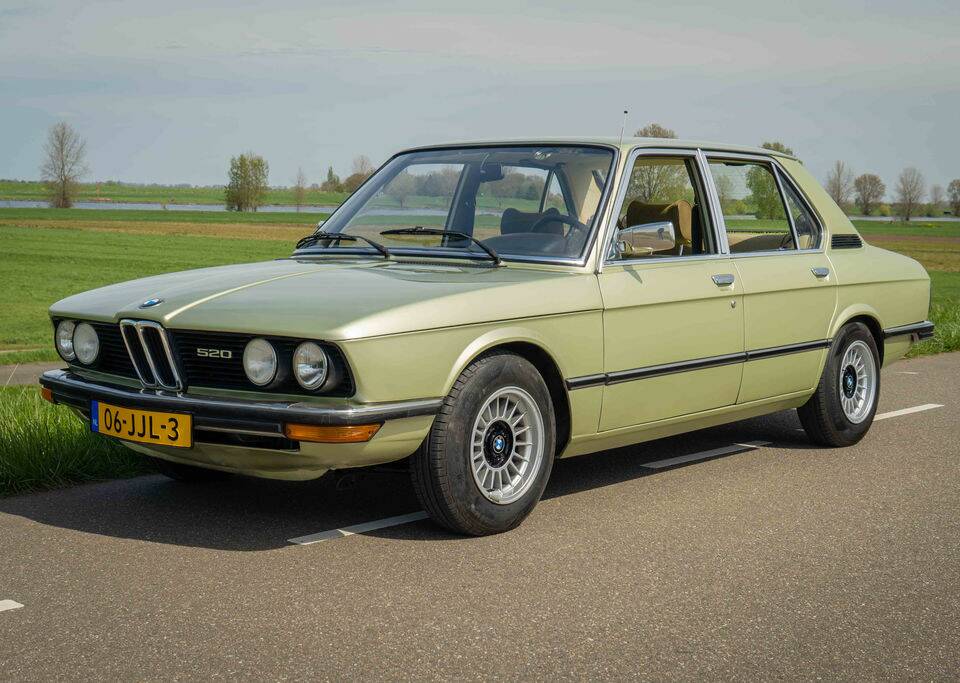 Image 1/8 de BMW 520/6 (1978)