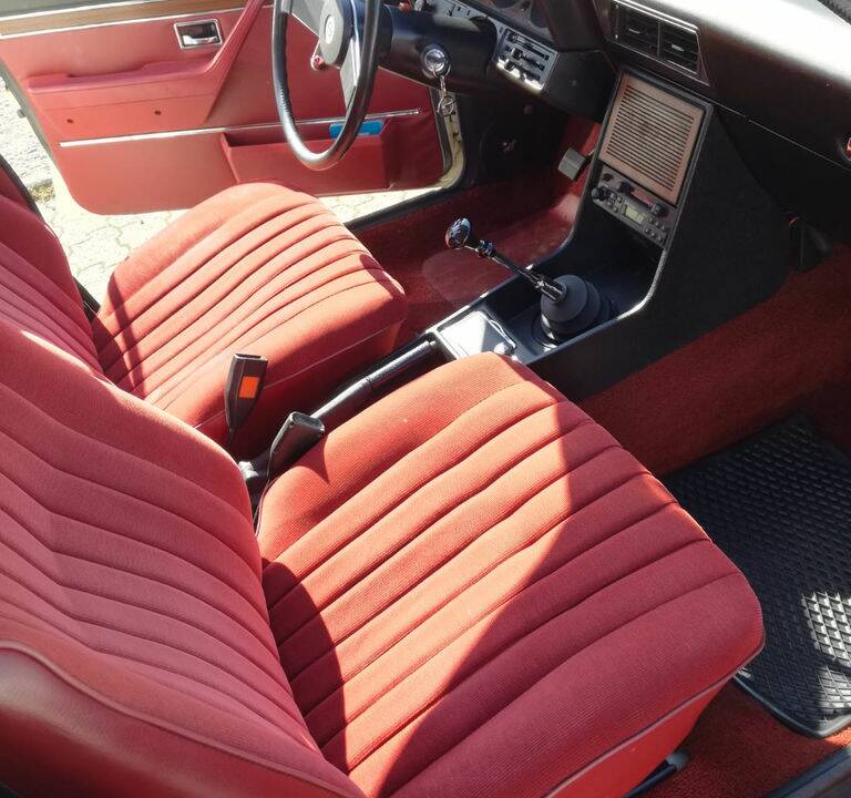 Image 2/8 of Opel Commodore 2,5 S (1973)