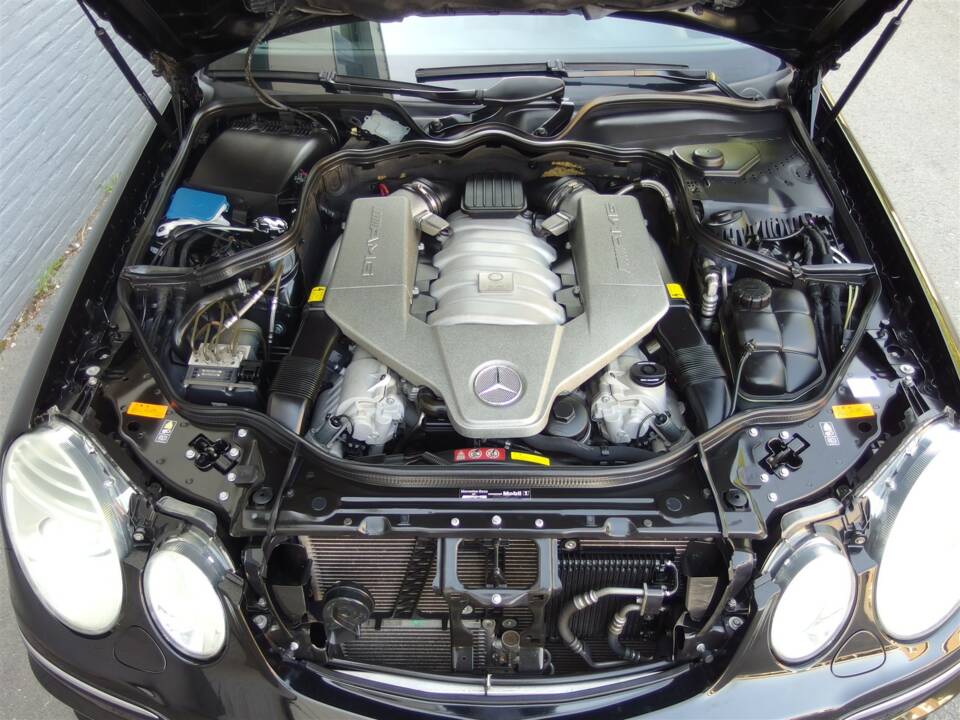 Image 69/98 of Mercedes-Benz E 63 AMG T (2008)