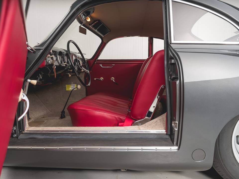 Immagine 29/36 di Porsche 356 1500 Super (1953)