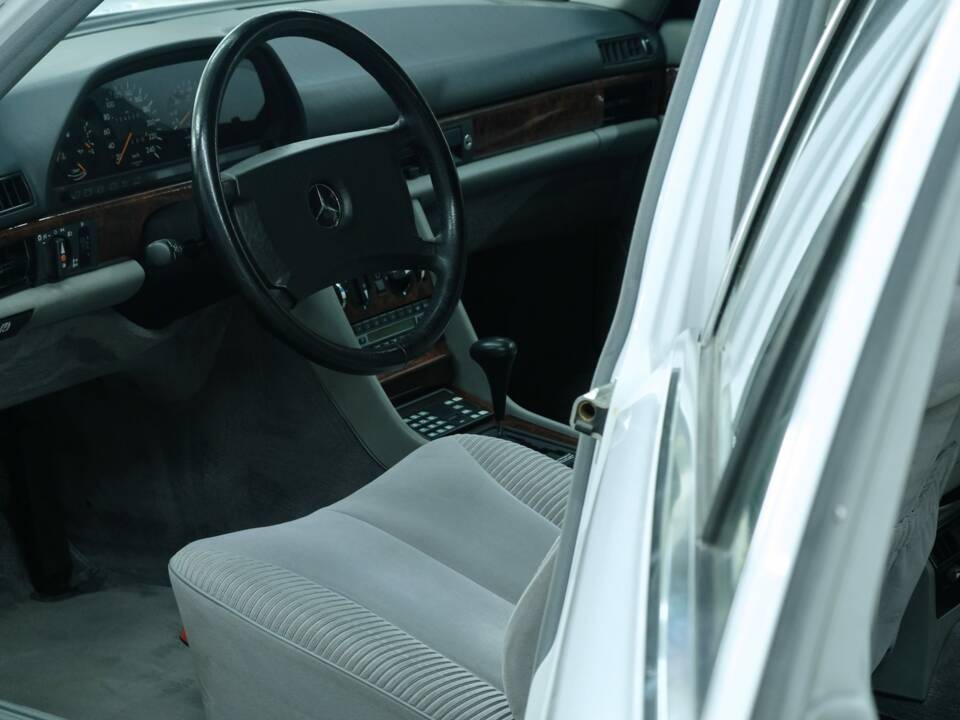 Bild 43/50 von Mercedes-Benz 500 SE (1990)