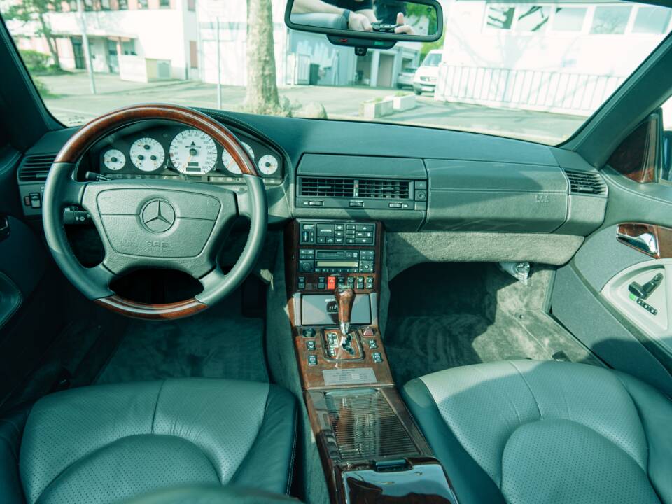 Image 20/30 of Mercedes-Benz SL 600 6.0 AMG (1996)