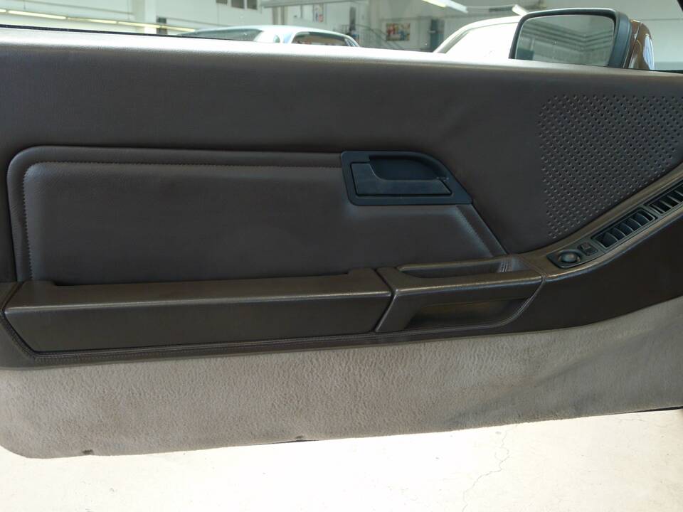 Bild 46/50 von Porsche 928 S (1986)