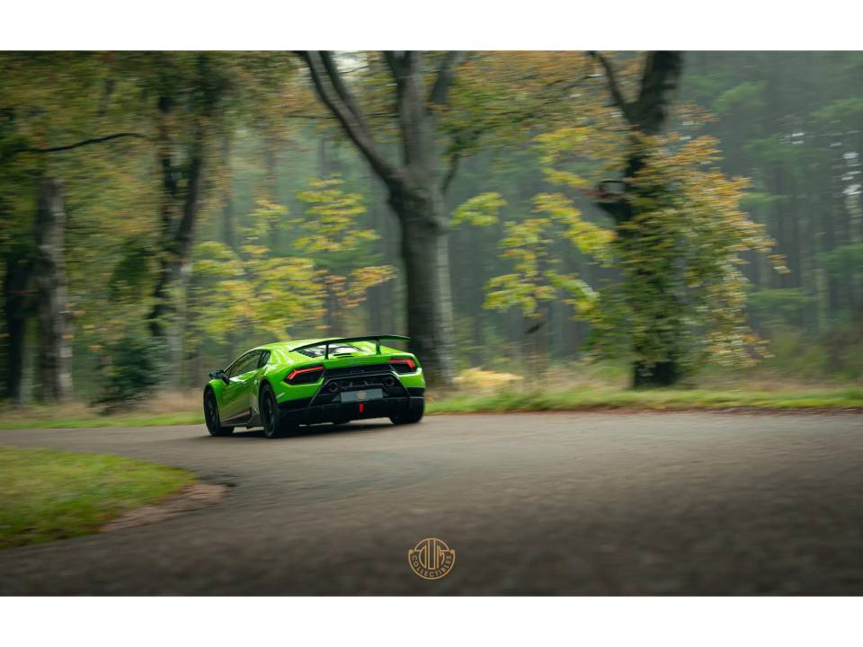 Image 16/50 of Lamborghini Huracán Performante (2018)