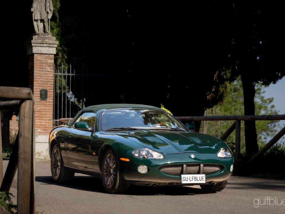 Image 1/70 of Jaguar XKR (2004)