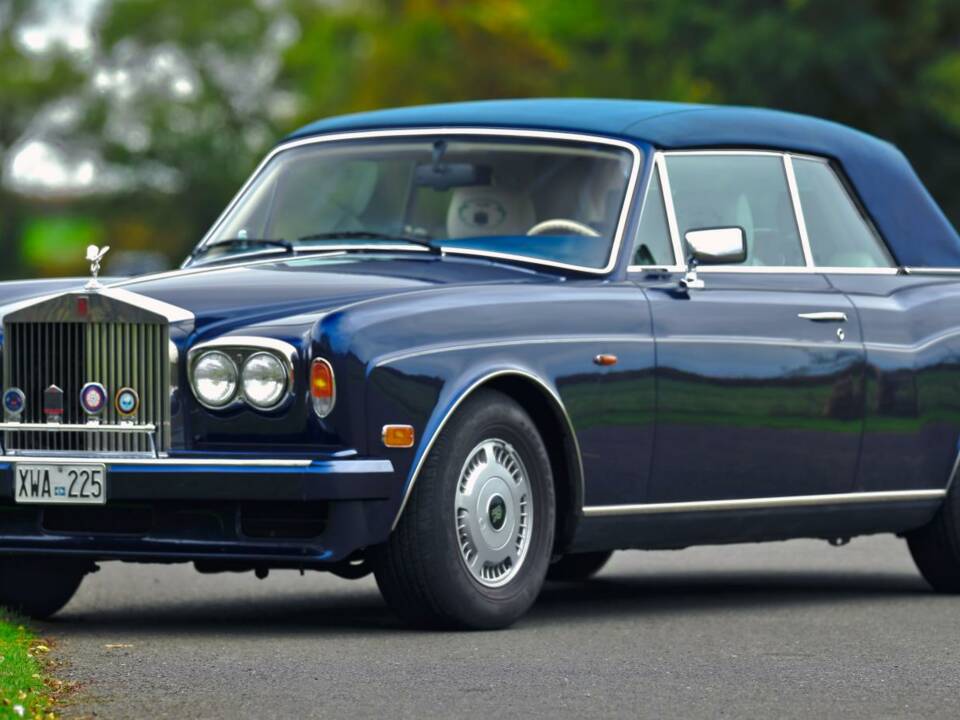 Image 27/50 of Rolls-Royce Corniche S (1995)