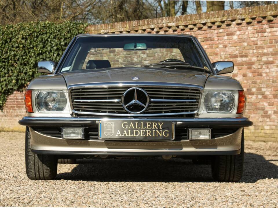 Bild 5/50 von Mercedes-Benz 560 SL (1987)