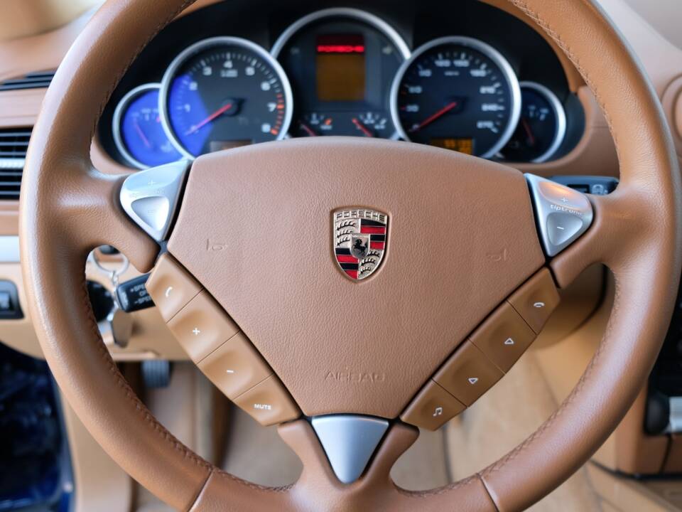 Immagine 34/70 di Porsche Cayenne S (2007)