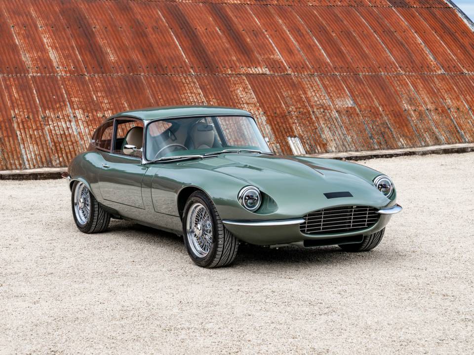 Image 14/50 of Jaguar Type E V12 (2+2) (1971)