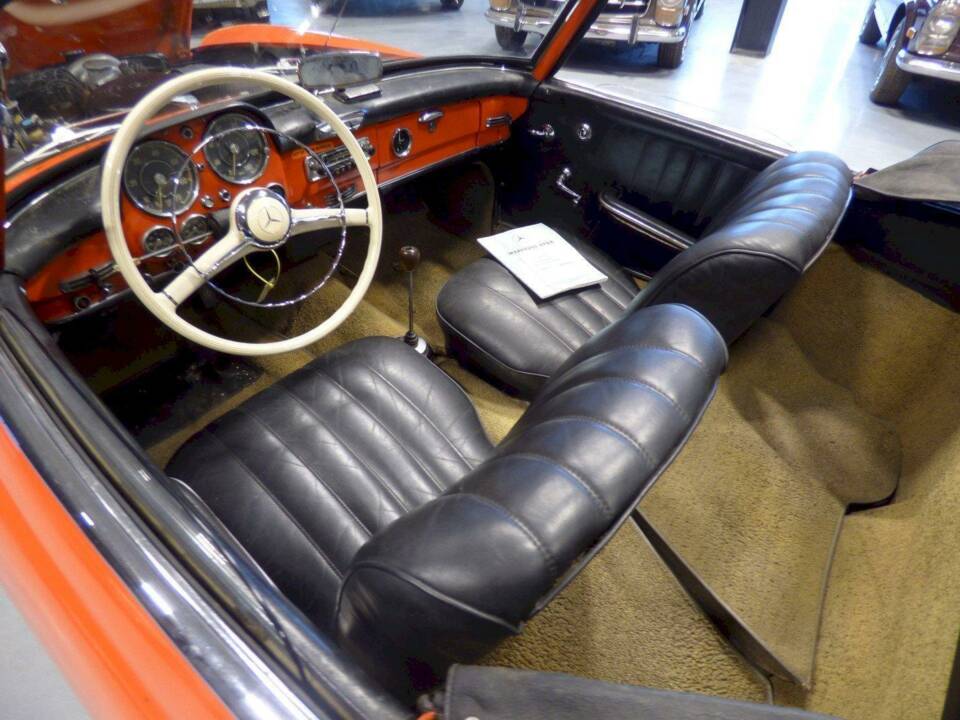 Image 15/33 of Mercedes-Benz 190 SL (1961)