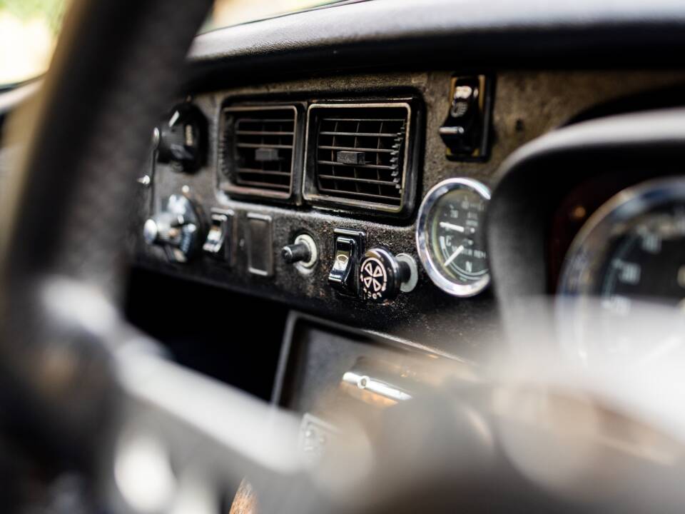 Image 33/39 de MG MGB GT (1972)