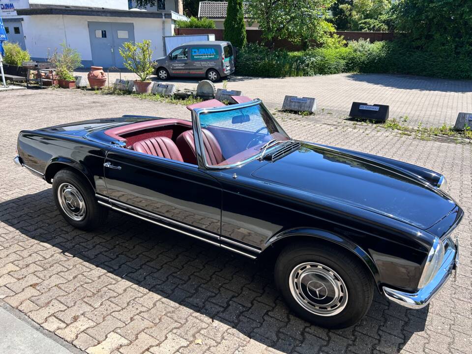 Image 34/36 of Mercedes-Benz 280 SL (1970)