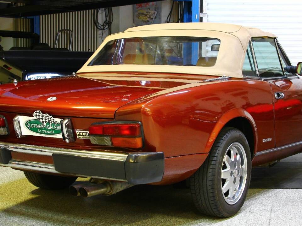 Immagine 10/27 di FIAT Dino Spider (1987)
