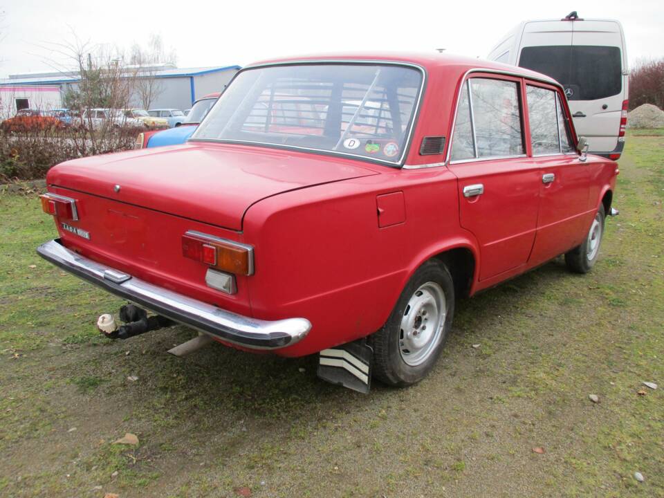 Image 4/35 de Lada 1300 (1979)