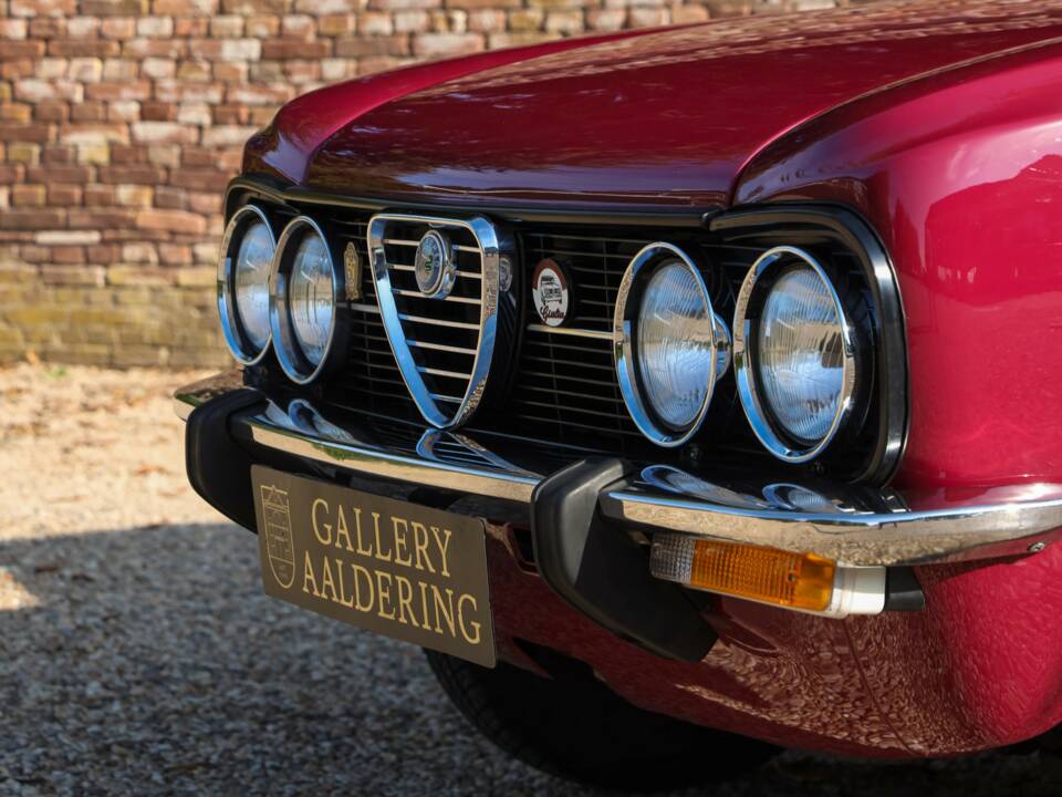 Image 21/50 of Alfa Romeo Giulia Nuova Super 1300 (1975)