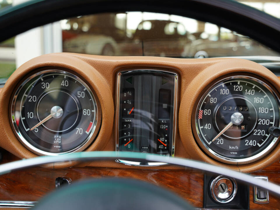 Image 11/50 of Mercedes-Benz 280 SE 3,5 (1971)