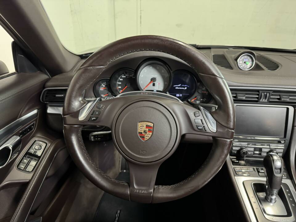Image 17/50 of Porsche 911 Carrera S (2013)
