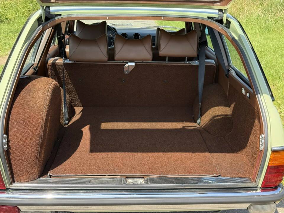 Bild 6/21 von Mercedes-Benz 300 TD (1978)