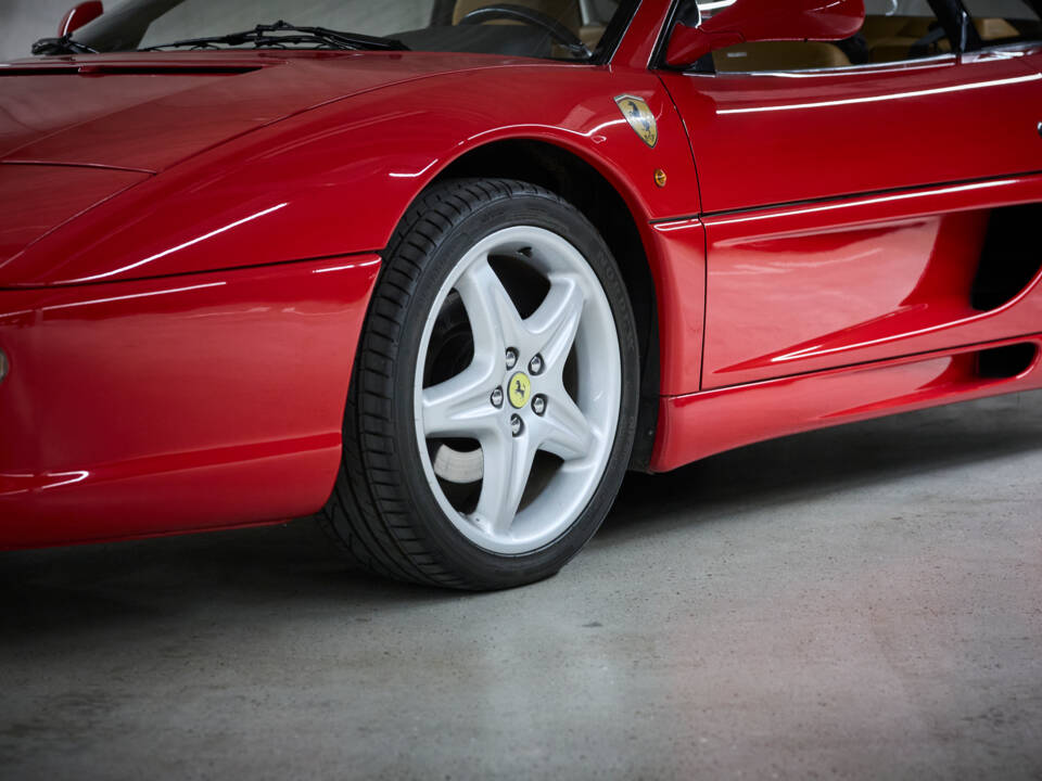 Image 54/99 of Ferrari F 355 Berlinetta (1997)