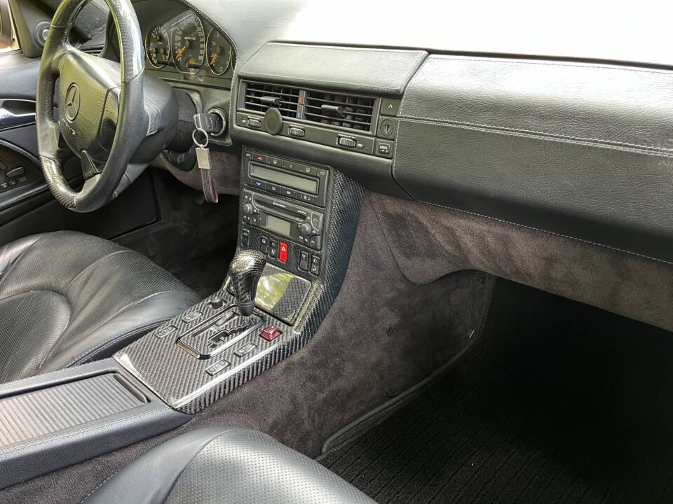 Image 10/21 of Mercedes-Benz SL 55 AMG (1999)