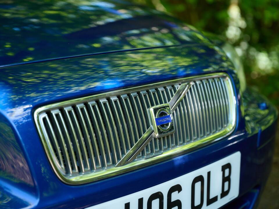 Image 39/50 of Volvo V 70 2.4 (2006)