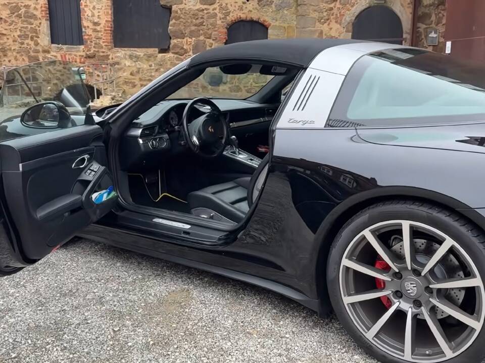 Image 7/10 of Porsche 911 Carrera 4S (2015)