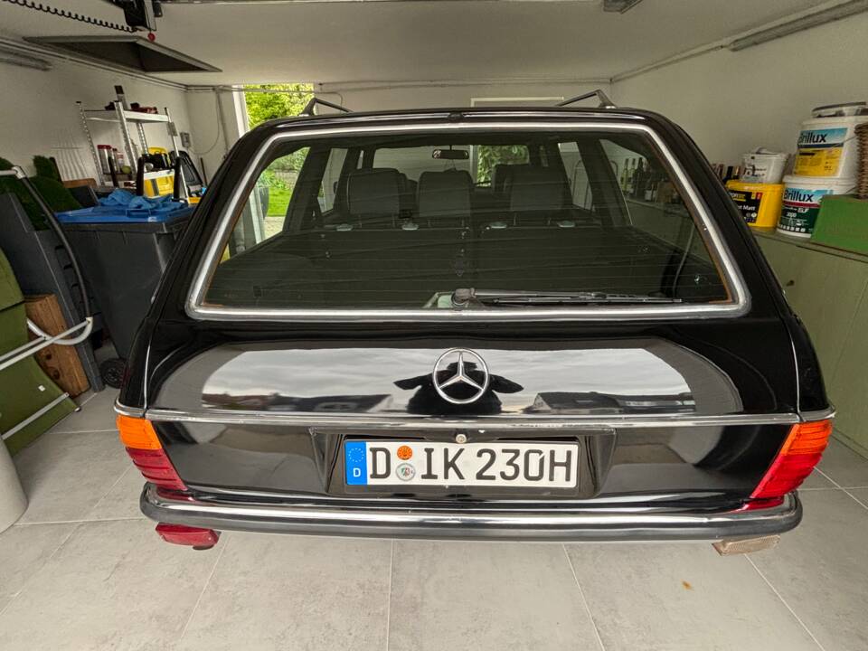Image 5/51 of Mercedes-Benz 230 TE (1983)