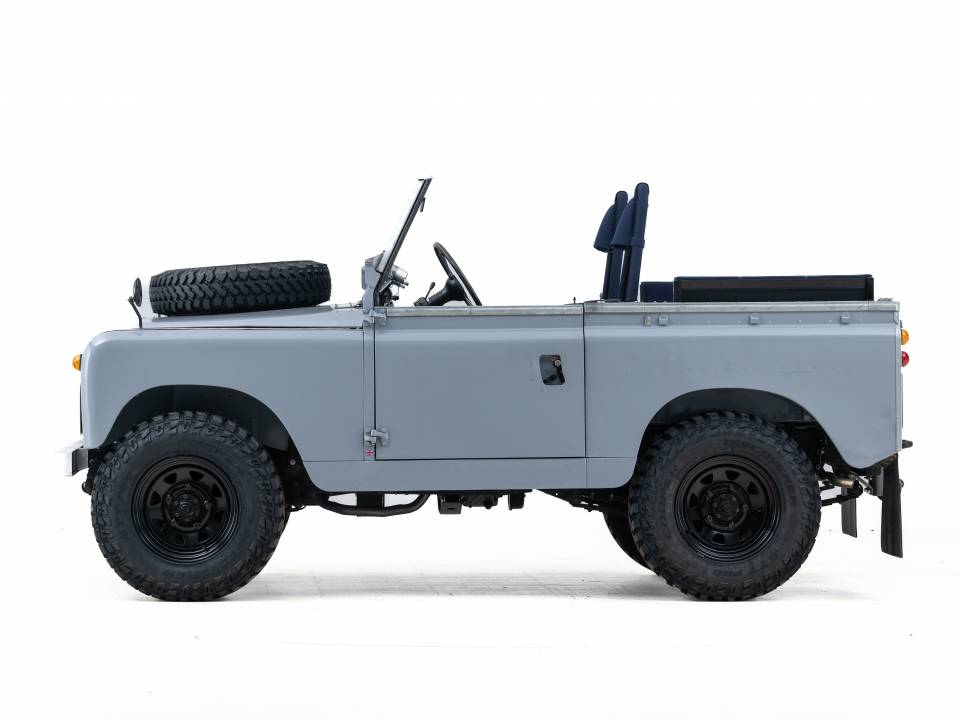 Image 5/57 of Land Rover 88 (1961)