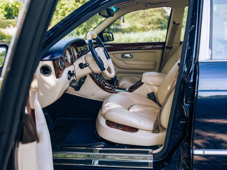 Image 12/24 of Bentley Arnage Red Label (2000)