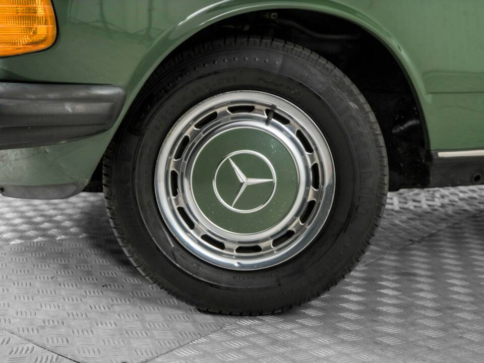 Afbeelding 4/50 van Mercedes-Benz 300 D (1978)