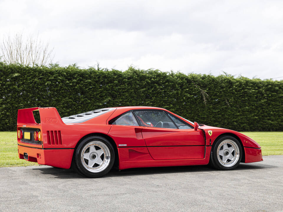 Image 3/50 de Ferrari F40 (1989)