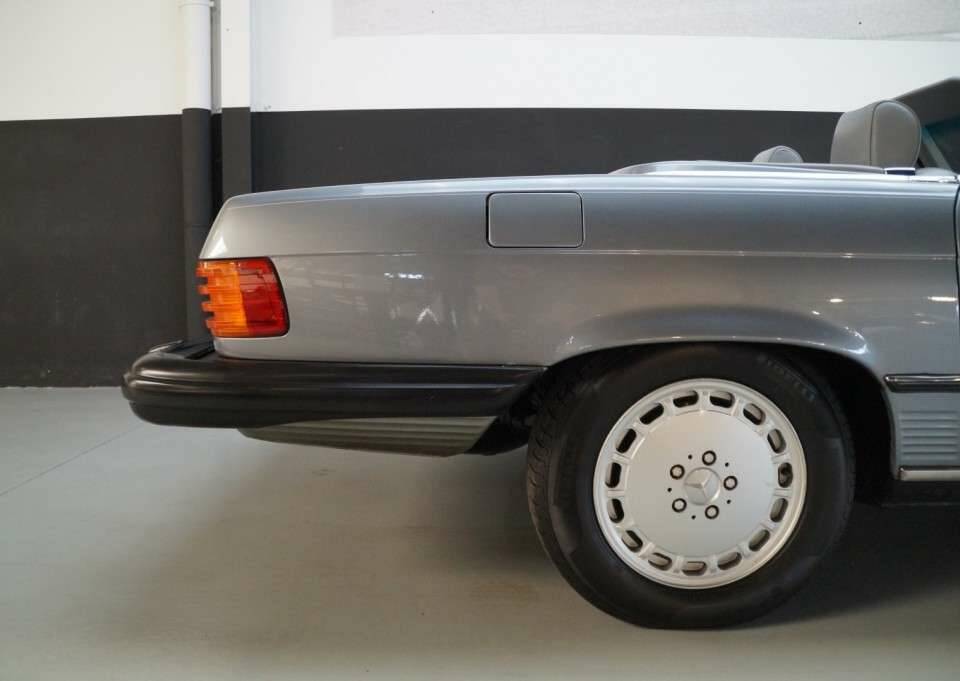 Bild 35/50 von Mercedes-Benz 560 SL (1989)