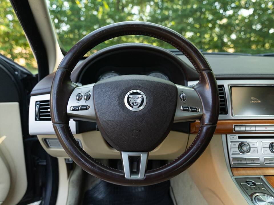 Immagine 45/50 di Jaguar XF 3.0 D-S (2008)