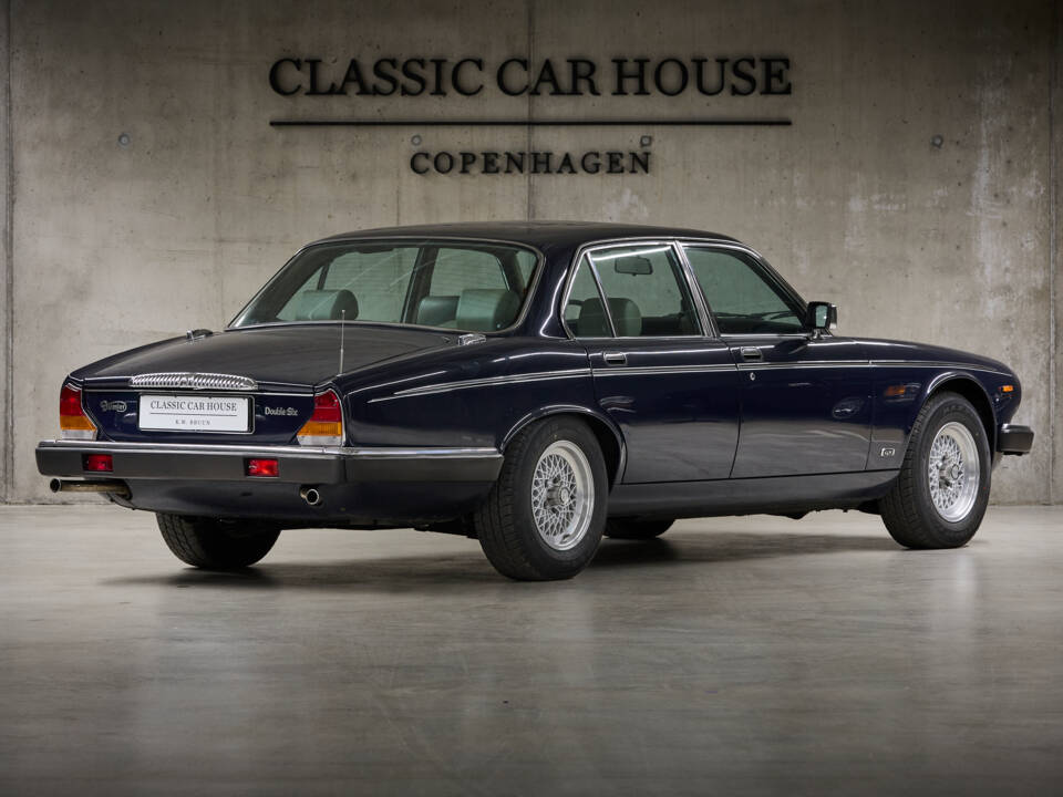 Bild 4/97 von Daimler Double Six (1994)