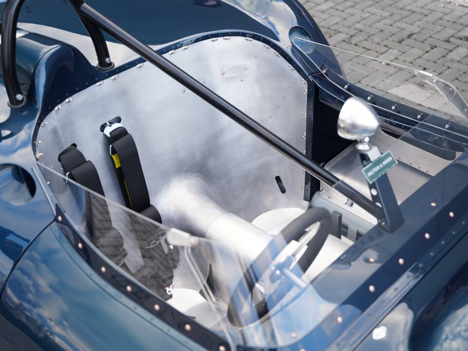 Image 17/50 of Lister Knobbly (1958)