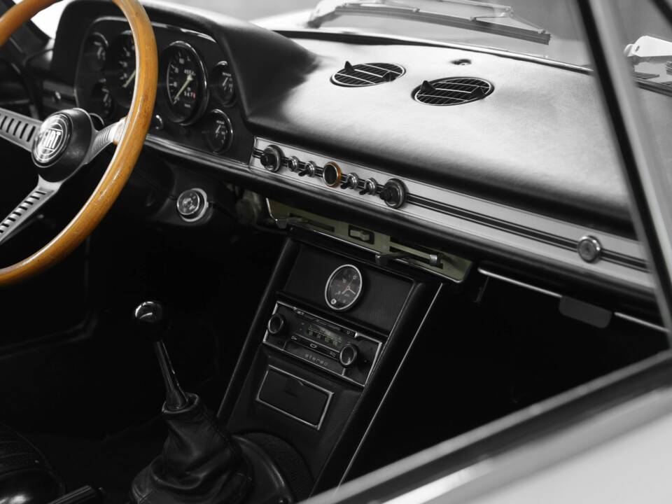 Image 30/50 of FIAT Dino Spider (1967)