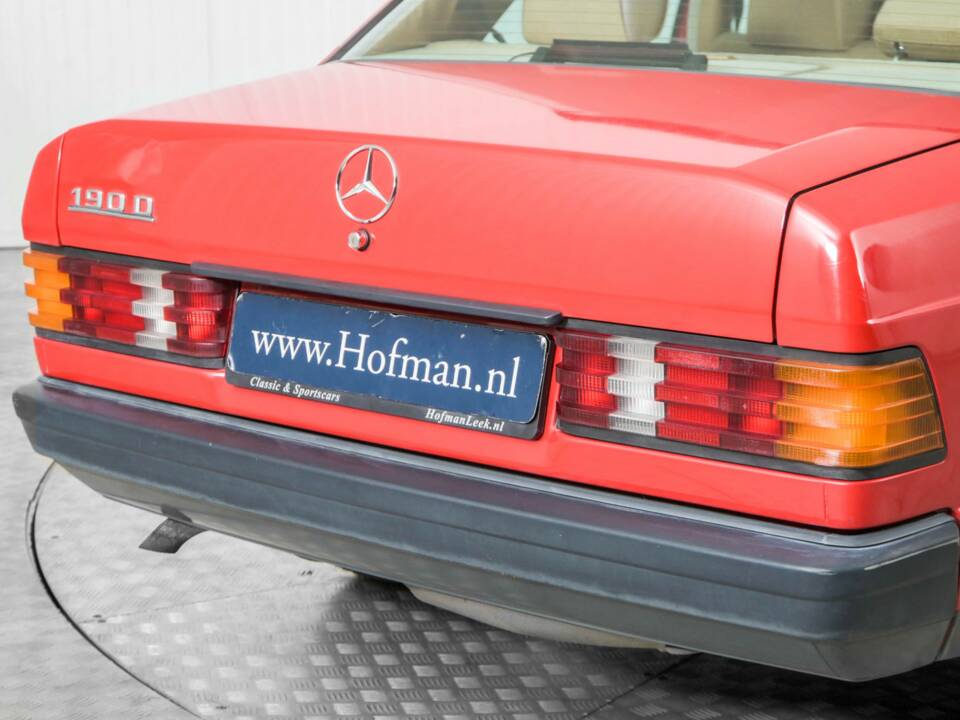 Obraz 27/50 pojazdu Mercedes-Benz 190 D (1986)