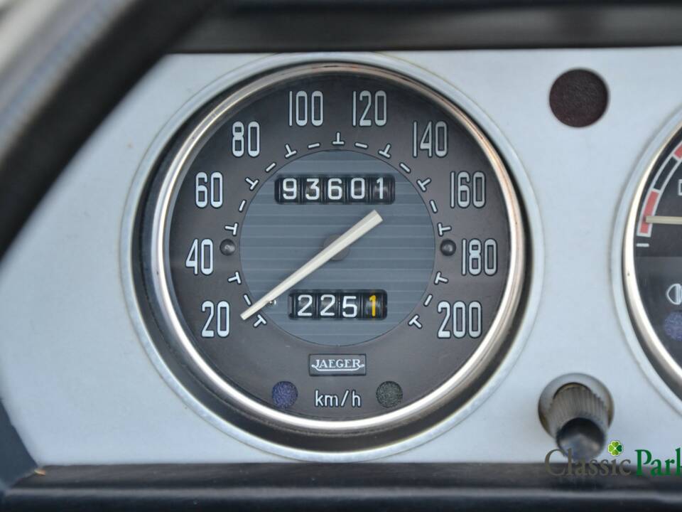 Bild 26/38 von Peugeot 504 Convertible (1970)